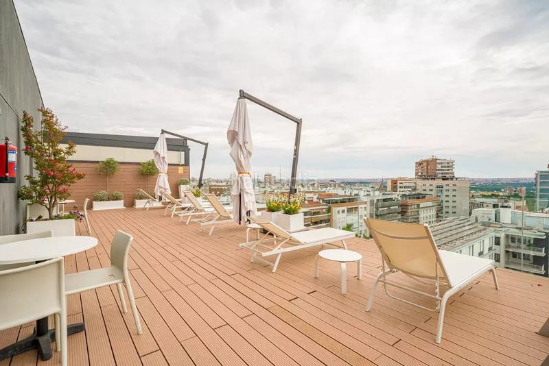 Foto 38dbf444-1041-47f1-803c-e4cedf02bacc. Pis amb calefacció aparcament piscina a Vallehermoso Madrid