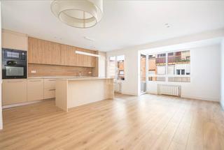 Etagenwohnung in Adelfas