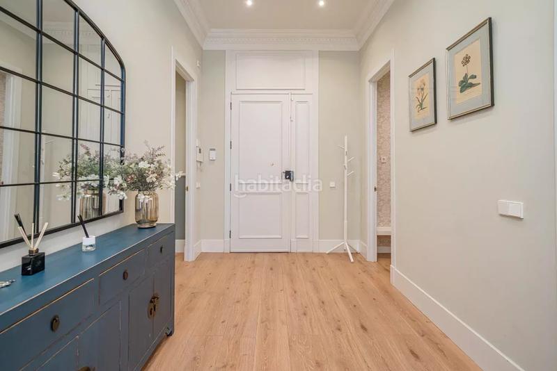 Foto f6a8dcb1-1773-4758-a19f-991fdf07fec5. Rent flat with heating in Recoletos Madrid