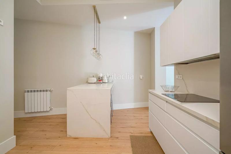 Foto 85aa85f3-9795-4023-adf9-30e36a0905f5. Alquiler piso en Recoletos Madrid
