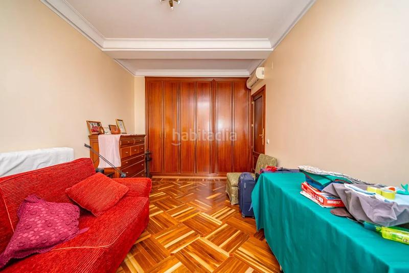 Foto d4f1eba7-9894-4798-bb77-4691340433ea. Piso en Almagro Madrid