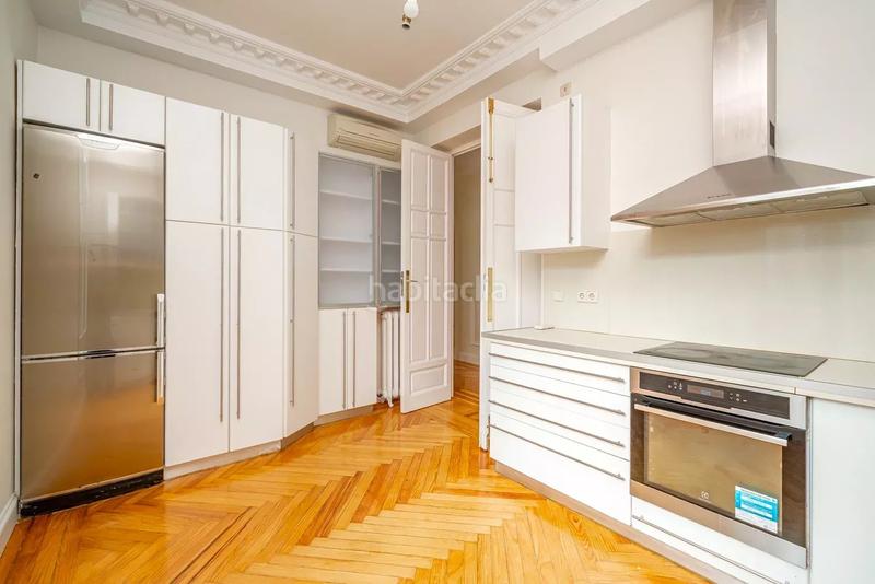 Foto 244c6332-31f2-463a-a604-2fcdfd2b101b. Rent flat with heating in Recoletos Madrid