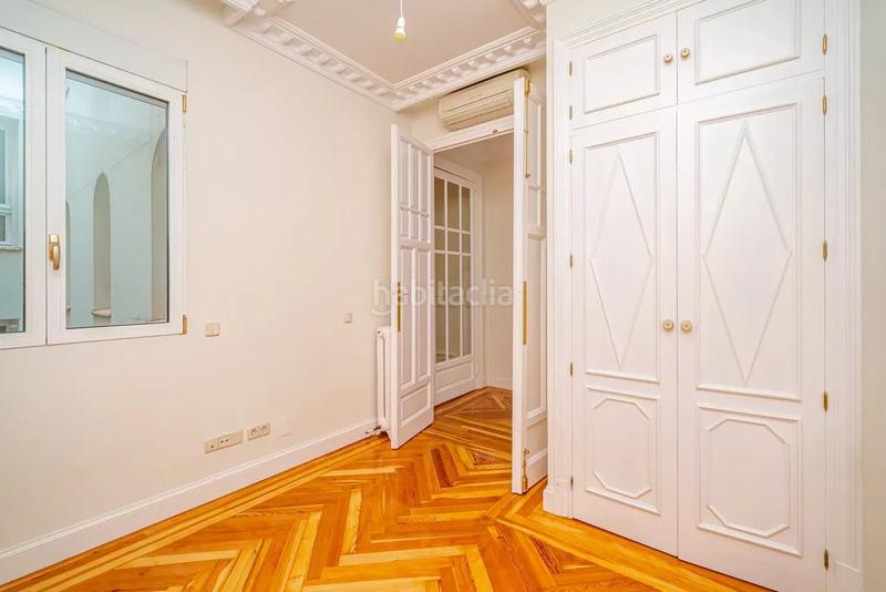 Foto cba2a454-9ac0-4be3-b618-0ae897d2fcc1. Rent flat with heating in Recoletos Madrid