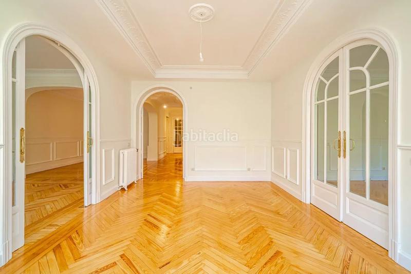 Foto d6f8133c-98dc-4c22-8683-76af650a3c8b. Rent flat with heating in Recoletos Madrid