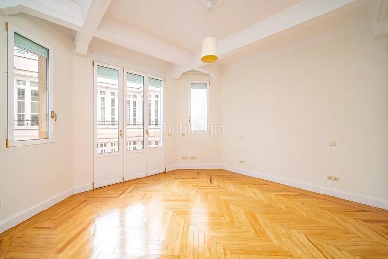 Foto d76fd29c-6b97-4486-96de-7cf2296cf9ce. Rent flat with heating in Recoletos Madrid