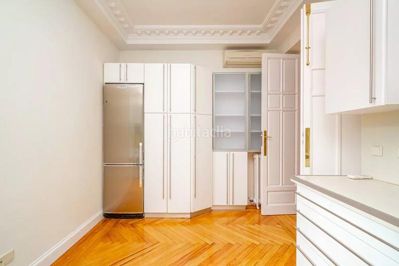 Foto e145a97c-8ab5-4180-81ab-960c78c12bb1. Rent flat with heating in Recoletos Madrid