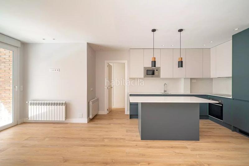 Foto e7c97998-409f-4760-bfcd-4c6799b854af. Rent flat with heating in Nueva España Madrid