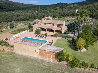 Masia a Cabanyes-Mas Ambrós-Mas Pallí