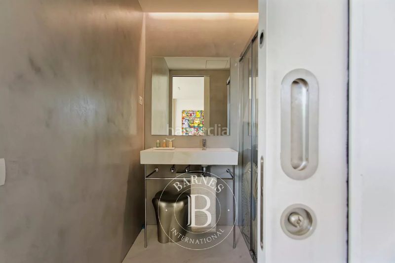 Foto 57368708-d6ba-4706-a6ec-3e46c6131fb3. Àtic amb calefacció a Dreta de l´Eixample Barcelona