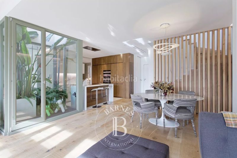 Foto 73f7cbda-52bf-4e73-865d-355ce783cf74. Àtic amb calefacció a Dreta de l´Eixample Barcelona