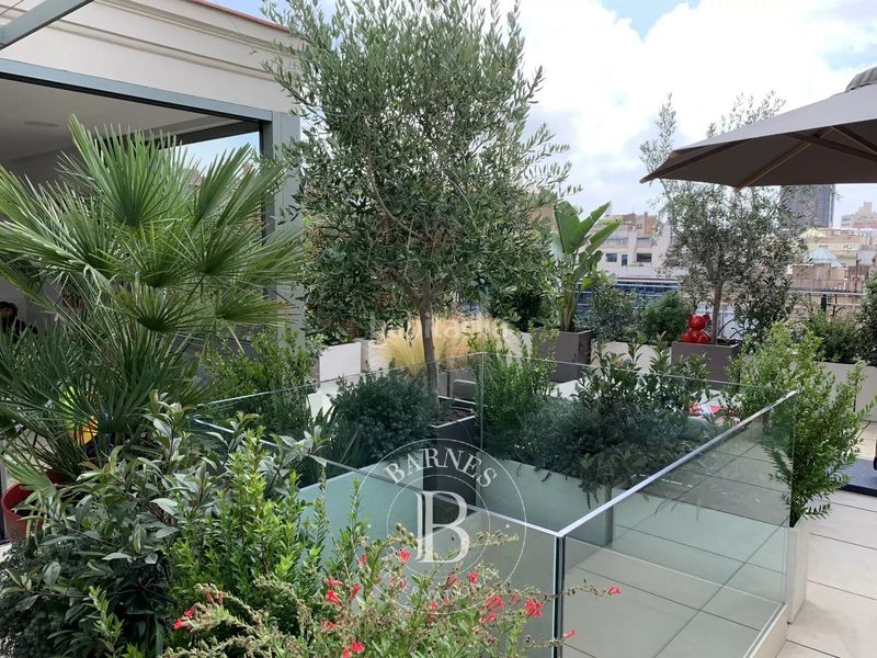 Foto 9e0fb96b-ed12-45a7-a4e3-4db4a41fa251. Àtic amb calefacció a Dreta de l´Eixample Barcelona