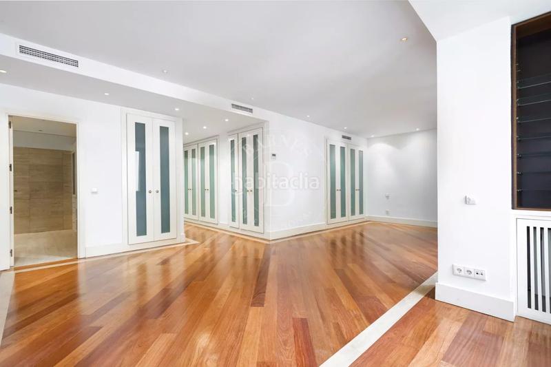 Foto 039a2d48-f11d-421d-8e06-e134e2c7e6bf. Rent flat with heating parking in Jerónimos Madrid