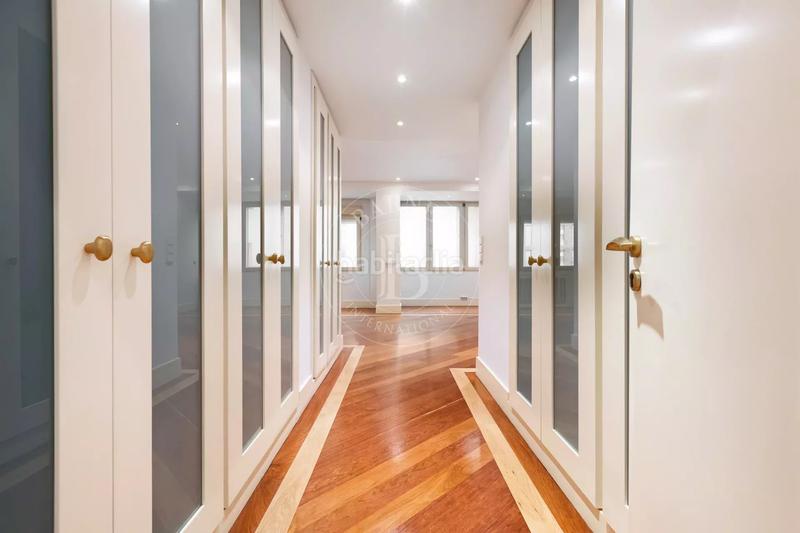 Foto fddaa1f7-7829-427c-a62c-f658de4636d9. Rent flat with heating parking in Jerónimos Madrid