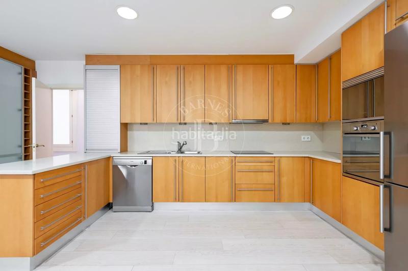 Foto 2769c41f-3fda-46a8-90bd-6832fca8addf. Lloguer pis amb calefacció aparcament a Jerónimos Madrid