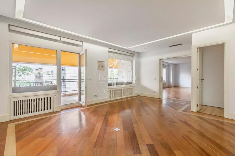 Foto 0bb31c44-5a03-4199-82a8-811b3f848fd2. Alquiler piso en Jerónimos Madrid