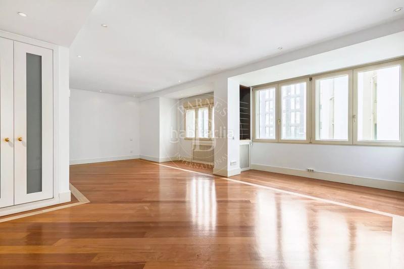 Foto ac407933-e059-408d-99d9-ef56bb62d8d0. Alquiler piso en Jerónimos Madrid