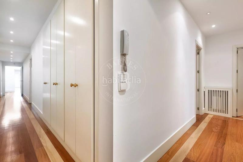 Foto e0d09c5b-5679-47fa-a40c-8f8db41b4974. Alquiler piso en Jerónimos Madrid