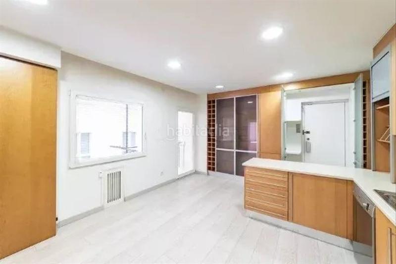 Foto f11f9284-075a-4c1f-ada6-0b7698f163a3. Alquiler piso en Jerónimos Madrid