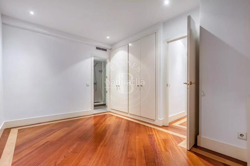 Foto f6efc337-cb96-489b-845e-83d93b4855d3. Alquiler piso en Jerónimos Madrid