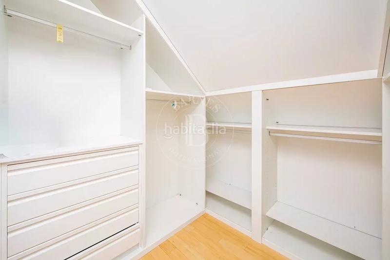 Foto f239dbb8-3ec0-4b49-b89d-b78f8d001ef8. Flat with heating parking in Aravaca Madrid