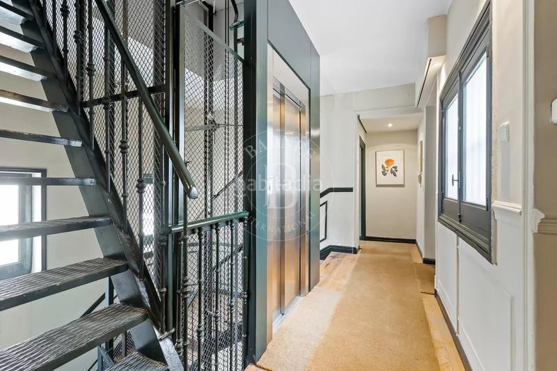 Foto b6f03ad9-f917-4cf0-87e2-f36767cb6052. Miete etagenwohnung mit heizung in Recoletos Madrid