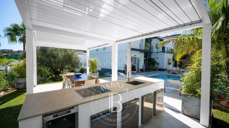 Foto 498b1e91-e7fc-4362-b2d9-e66eaf601727. Casa amb calefacció piscina a Playa Bajadilla - Puertos Marbella