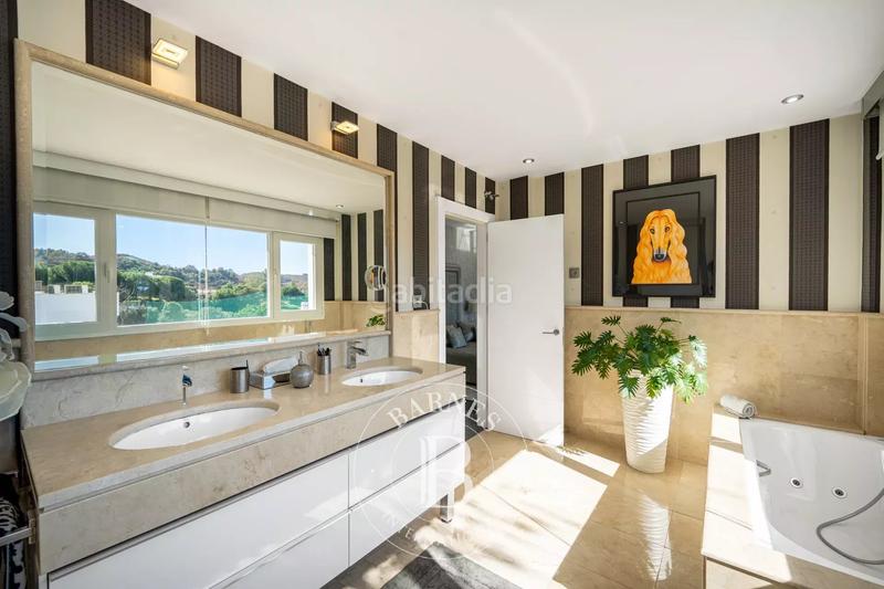 Foto 8aa9db31-e8c1-4fdf-9555-a35822e58901. Casa amb calefacció piscina a Playa Bajadilla - Puertos Marbella