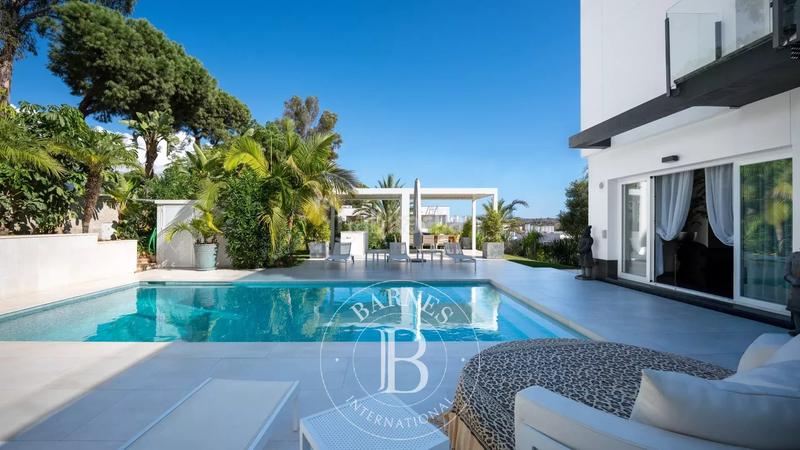 Foto c0a3379f-fa8f-4a40-bd89-270c881383b6. Casa amb calefacció piscina a Playa Bajadilla - Puertos Marbella