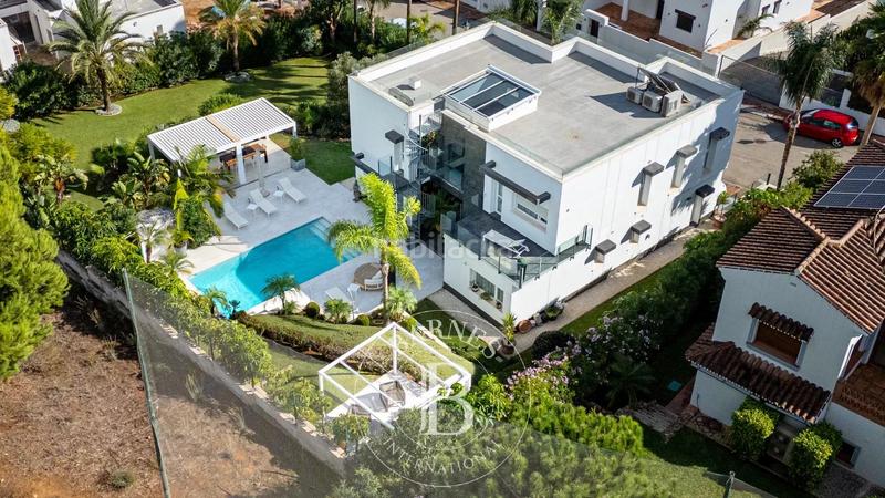 Foto 1a62f712-5b8f-4dc6-b8d8-a9b75d41646d. House with heating pool in Playa Bajadilla - Puertos Marbella