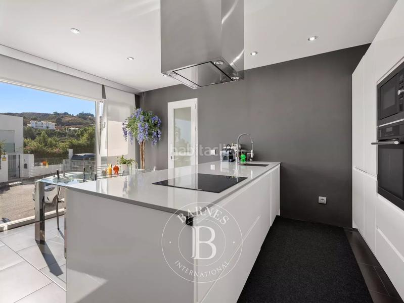 Foto b434af9f-27b9-4275-93d9-916b8ee467fe. House with heating pool in Playa Bajadilla - Puertos Marbella