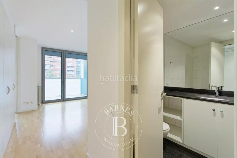 Foto 81e39402-cc5d-47d6-a778-9d7a6becee58. Rent flat with heating parking in Barri de les Corts Barcelona