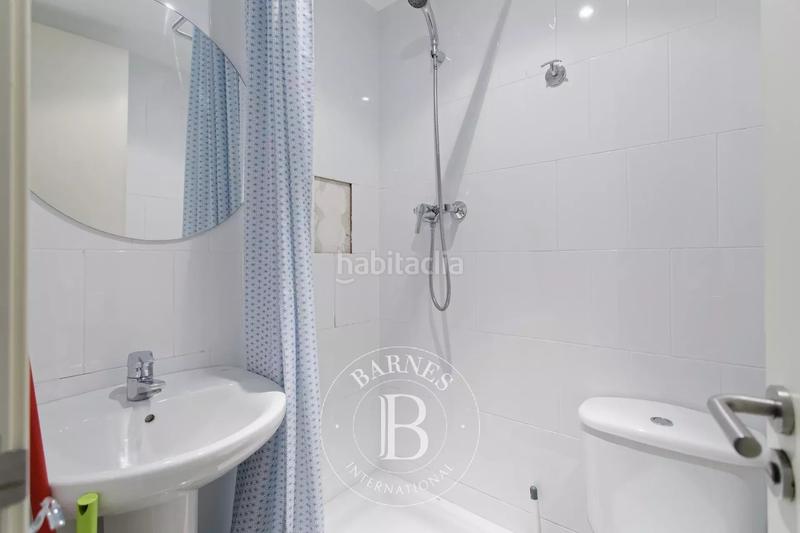 Foto 4fd8e869-48df-41f0-82e0-3f5246468009. Alquiler piso en Barri de les Corts Barcelona