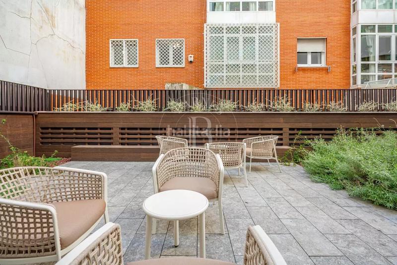Foto 27fc55b3-3a5e-4697-88a4-3c757ae5623c. Flat with heating parking pool in Trafalgar Madrid