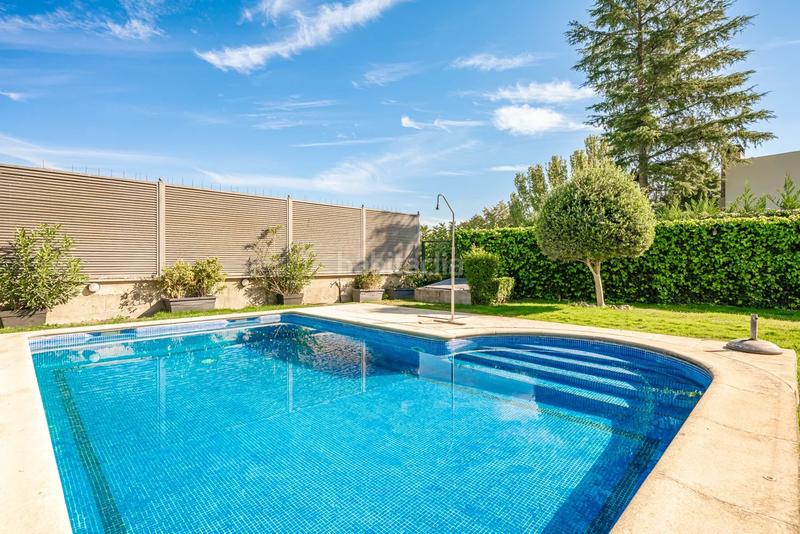 Foto 04209517-c40b-4ff6-8884-0dcb94314814. Rent flat with heating parking pool in Aravaca Madrid