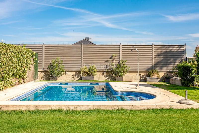 Foto 0ee47938-a425-4c90-bae9-f8f6ed89c0d1. Rent flat with heating parking pool in Aravaca Madrid