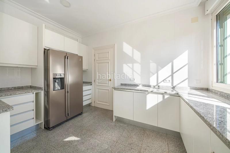 Foto 656030a5-fa2f-4ce5-a6a0-47fc31f09931. Rent flat with heating parking pool in Aravaca Madrid