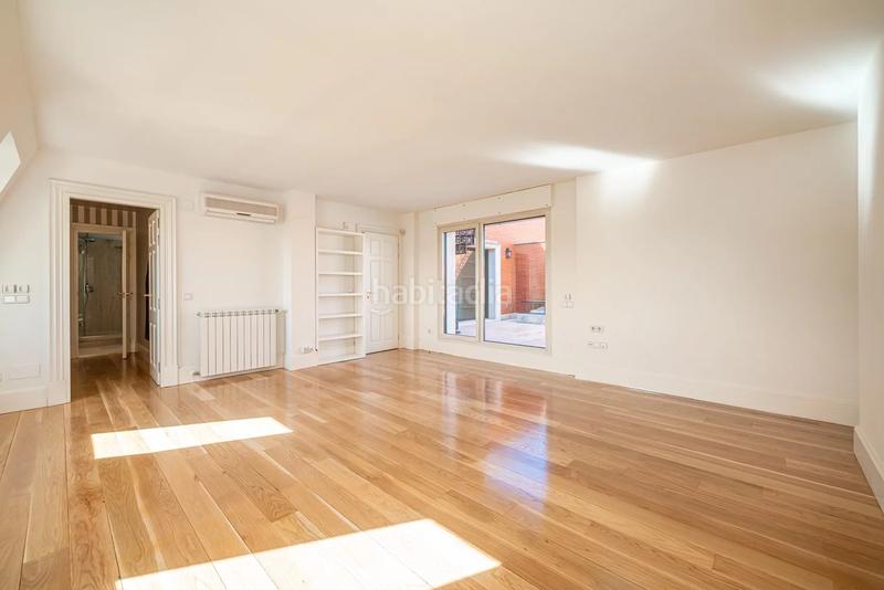 Foto b61dd6fd-ced3-46a0-a82a-7937b2a9a6de. Alquiler piso en Aravaca Madrid