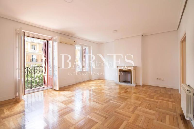 Foto f3ae9894-ebf4-4af6-96ce-5b2a83e889f0. Miete etagenwohnung mit heizung in Recoletos Madrid