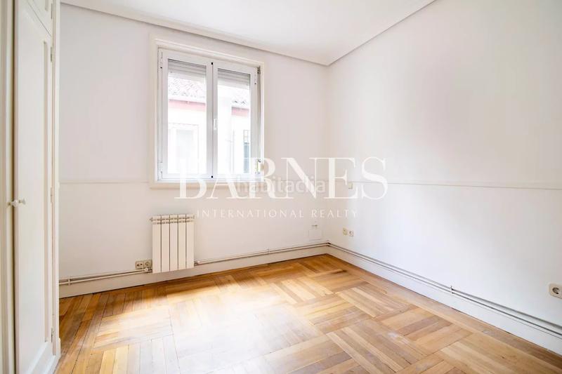 Foto 2b5a50bd-9bc6-451a-b2ec-5ef67d5629e5. Rent flat with heating in Recoletos Madrid