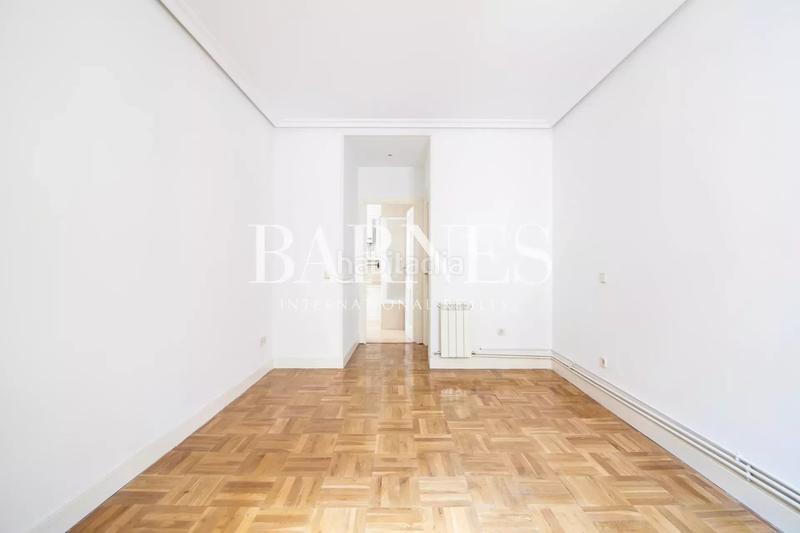 Foto d9e50a18-2aed-4599-8ecd-5fcbacefc2b5. Rent flat with heating in Recoletos Madrid