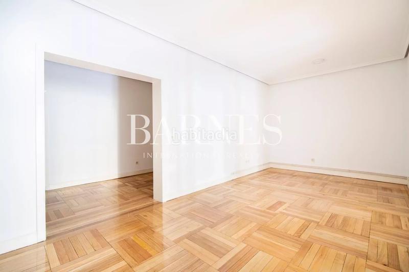 Foto 392aed2f-58b7-496d-9ec3-5cf1a334666b. Alquiler piso en Recoletos Madrid