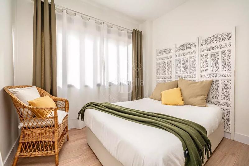 Foto b1113d67-bb8f-4d7e-b77a-a5567d3b911b. Estudio en Recoletos Madrid