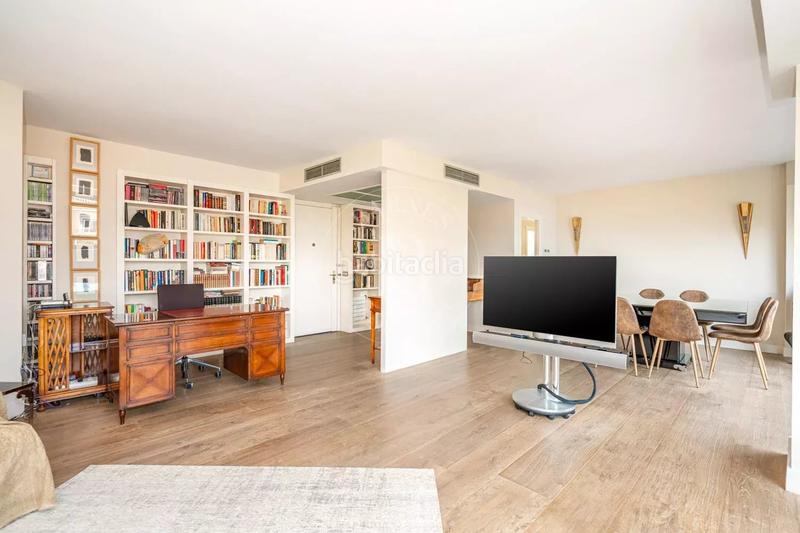 Foto 1bae3294-b6d8-407e-9afe-bd4dcdf16b53. Location appartement avec chauffage parking piscine dans Madrid