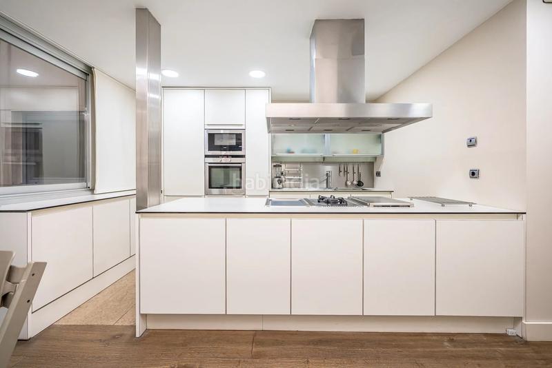 Foto 57c8e95f-6ce6-4513-97df-ed7fd5ed1435. Rent flat with heating parking pool in Almagro Madrid