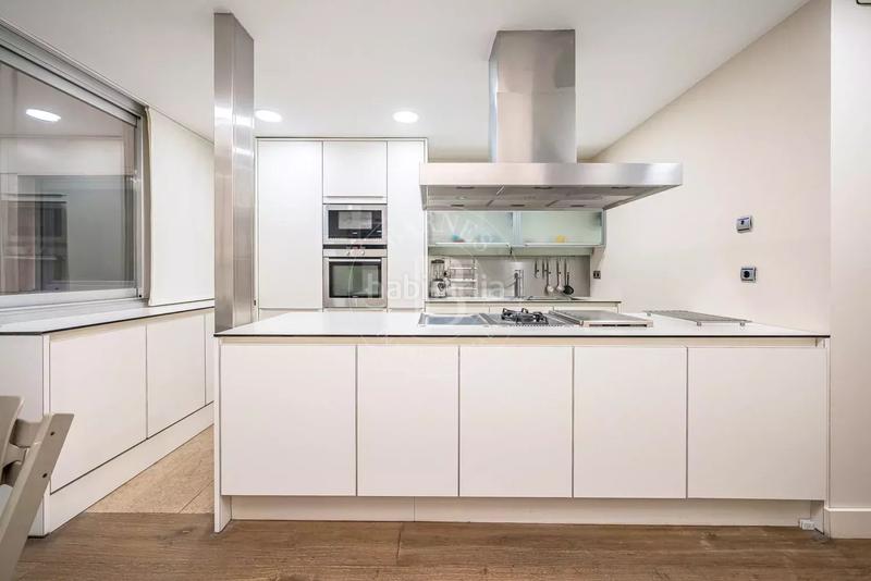 Foto 7d93567c-f49a-421f-9d4e-fa25b2d11181. Lloguer pis amb calefacció aparcament piscina a Almagro Madrid