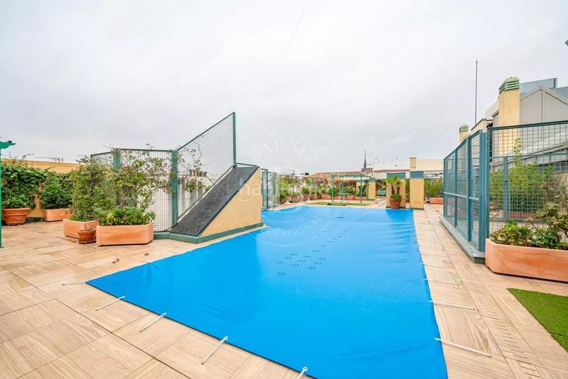 Foto d03931e7-e19e-4748-ad2d-085664d561ab. Lloguer pis amb calefacció aparcament piscina a Almagro Madrid