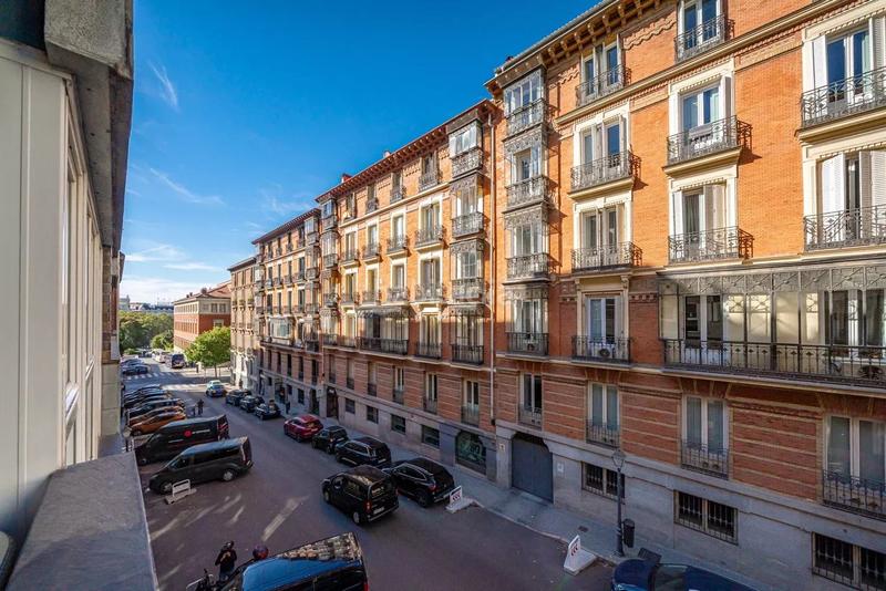 Foto 253bc615-db4b-46ed-b363-114f845785d6. Appartamento con riscaldamento in Jerónimos Madrid