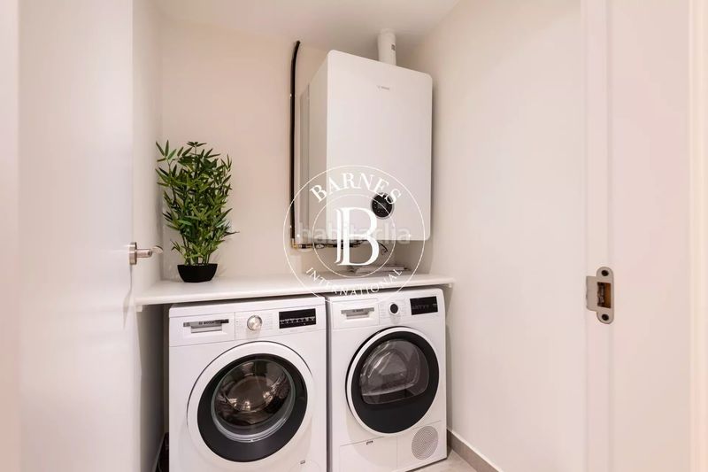 Foto b53d5909-092c-40fc-b8e9-d65c71baf5f2. Piso en Recoletos Madrid