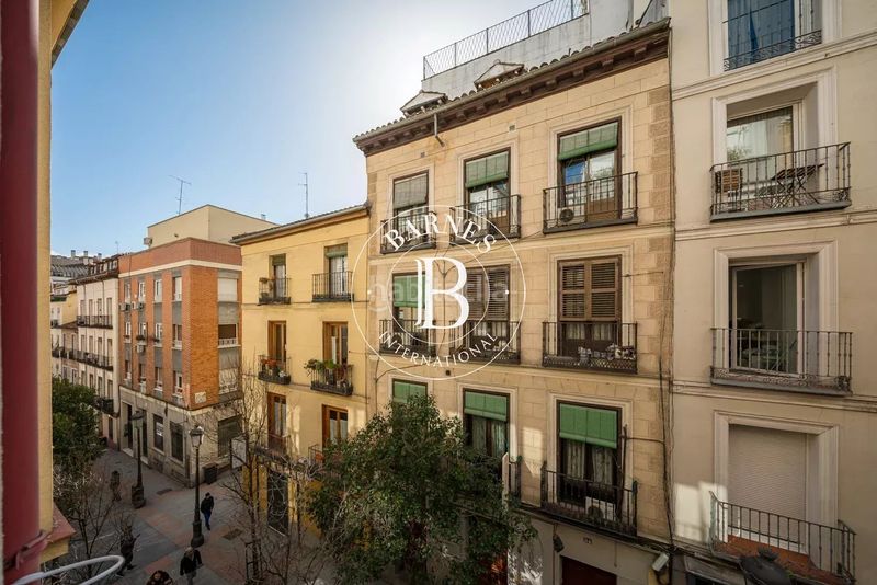 Foto b64c1ce3-90fa-4c8c-9e43-b0cb84bb048e. Piso en Embajadores-Lavapiés Madrid