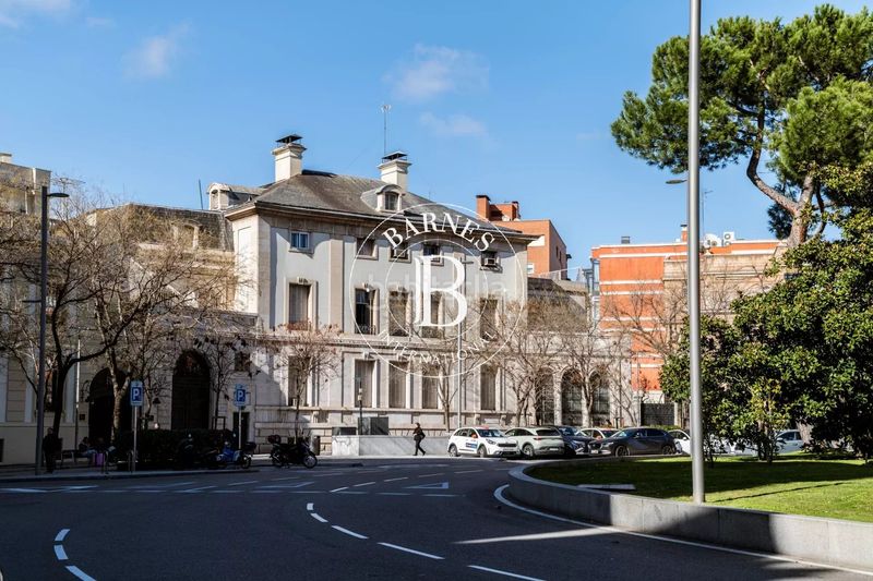 Foto 804c4db3-5f54-41d8-8e55-fc90b1d61e50. Piso en Lista Madrid